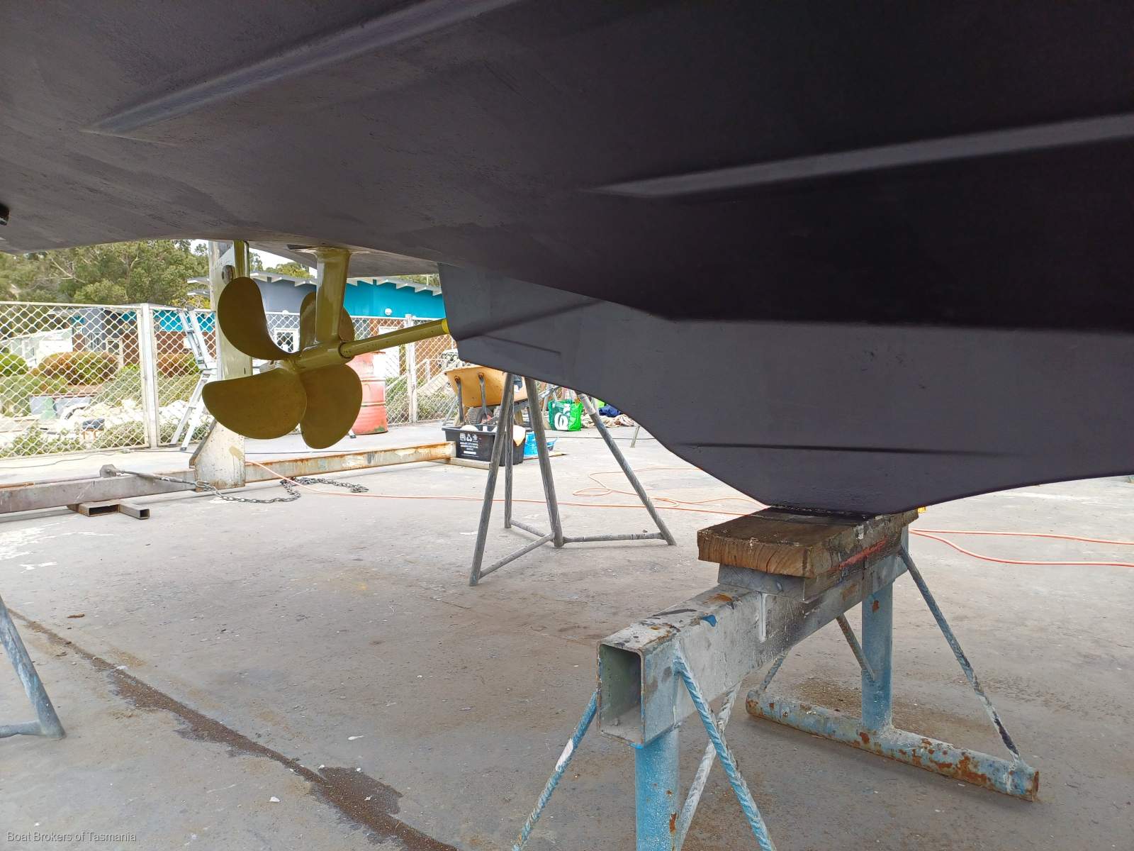 NAVIRE Beneteau Antares 8 metre with Nanni diesel inboard. Boat Brokers of Tasmania