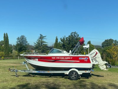 Quintrex 481 Cruiseabout 2018 Bowrider Custom Red Colour 105 Hours