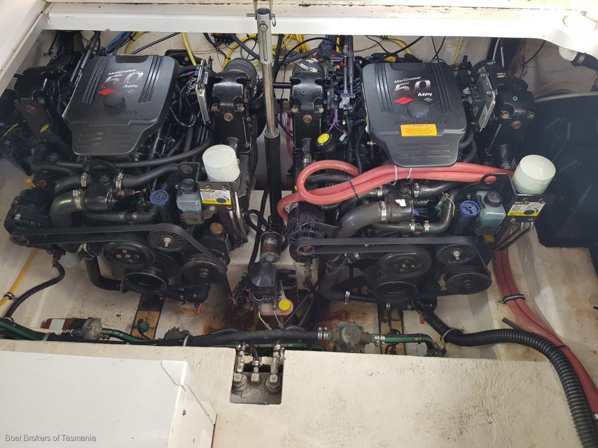 Thirsty Daze Chaparral 310 Signature genset, thruster, air cond and in superb condition Boat Brokers of Tasmania
