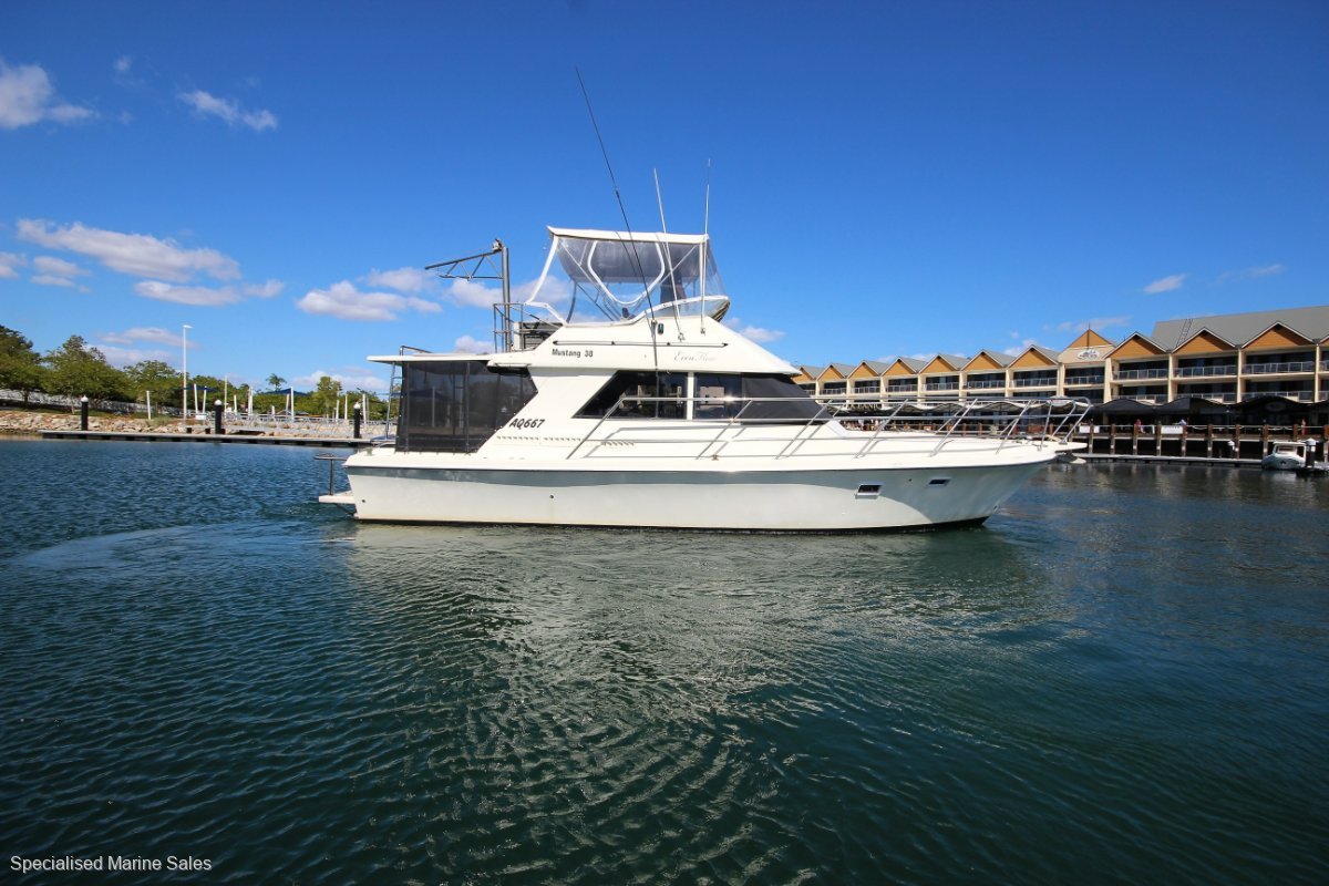 Mustang 38 Flybridge *** MUST SELL, NEW BOAT ARRIVED ***