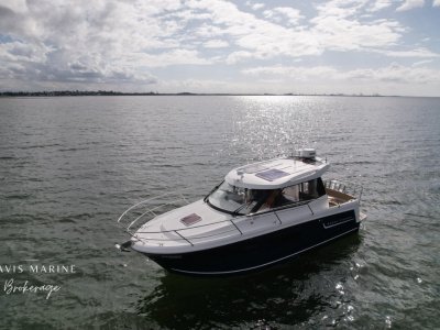 Jeanneau Merry Fisher 855 | Legend Version with New Engine