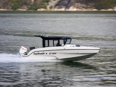 Hydrolift X-27 SUV *** demo boat in stock now***
