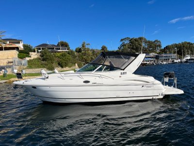 Cruisers Yachts 320 Express " Diesels and Shaft Drive "