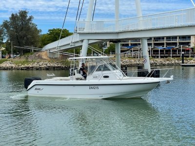 Boston Whaler Outrage 305 - Capable & Confident !!