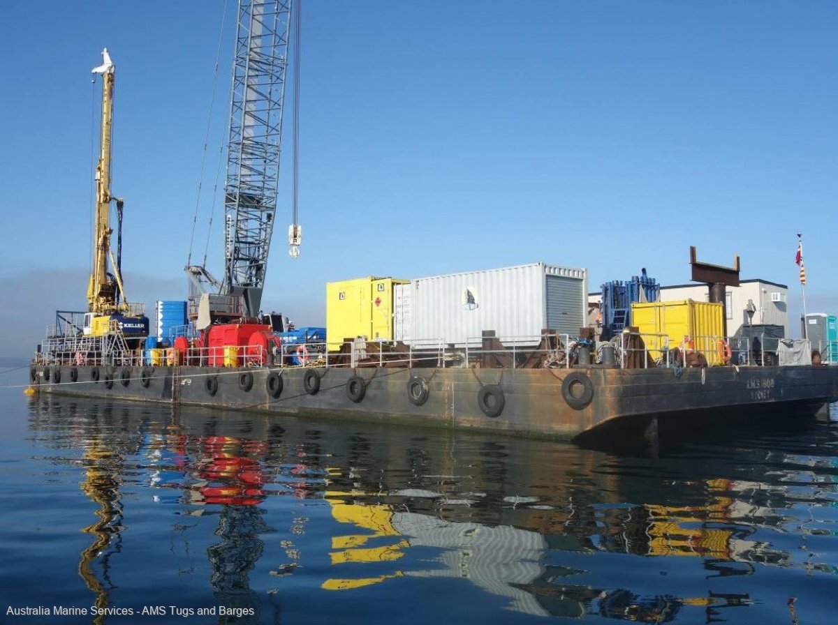 Australia Marine Services AMS Tugs and Barges 180ft - 55m Deck Cargo Ballast Tank Barge / Construction Barge