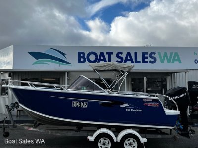 Stacer 569 Easy Rider 2006 model Bowrider low 233 hours great condition