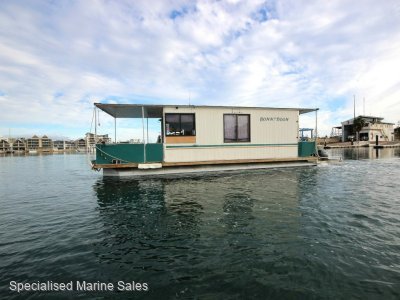 HOUSE BOAT *** STRAIGHT TO THE POOL ROOM ***
