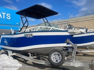 Lux Custom Boats 5500RA As new condition with all the extras!