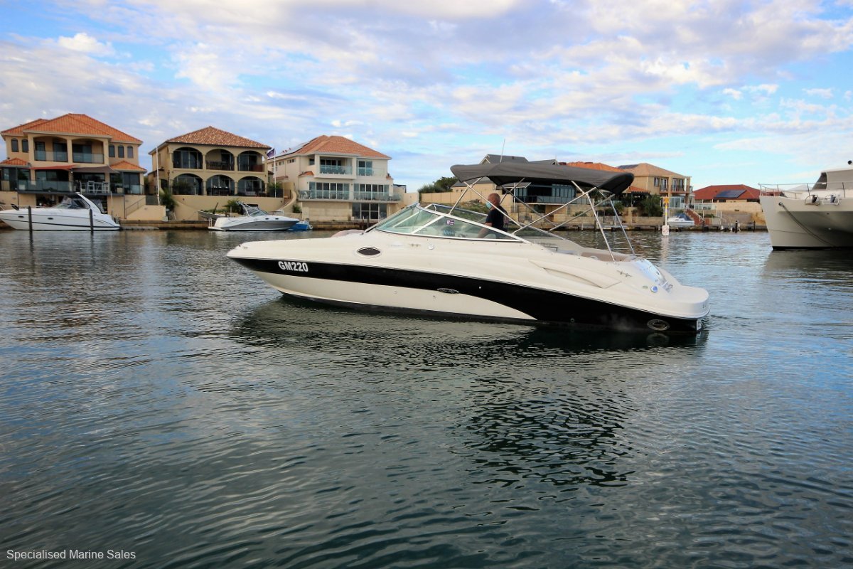 Sea Ray 270 Sundeck *** GET READY FOR SUMMER ***