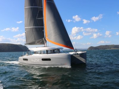 Excess 12 Hull 17