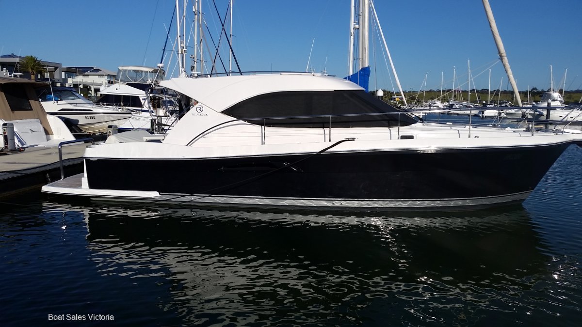 Riviera 3600 Sport Yacht