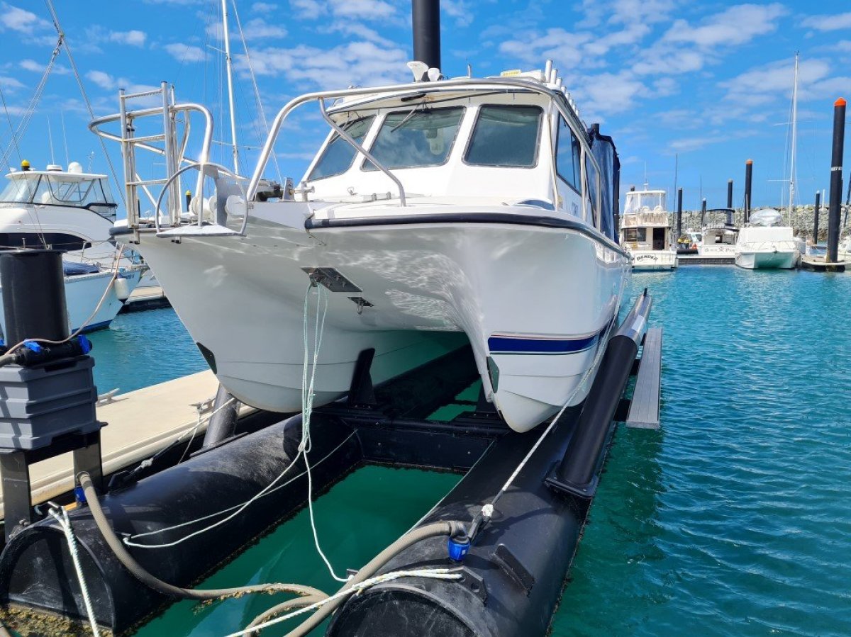 Shark Cat 800 With 18 Month Old Air Berth And A Tri Axle Tailer Power