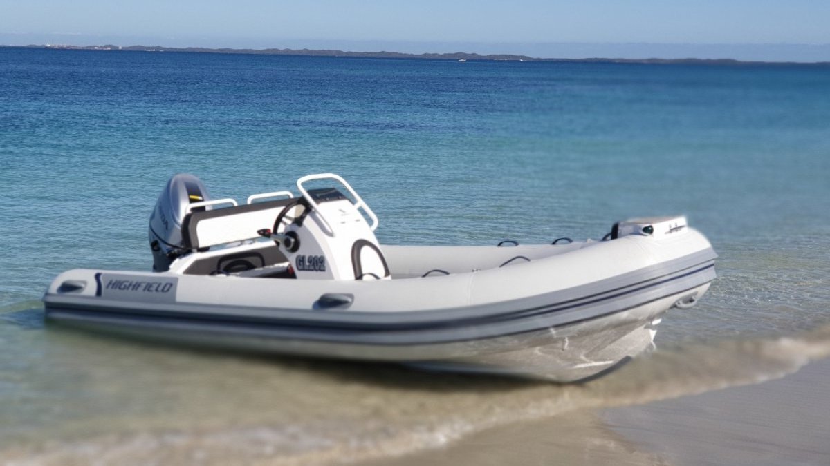 Highfield Classic Deluxe 460 Center Console Skiffs Dinghies