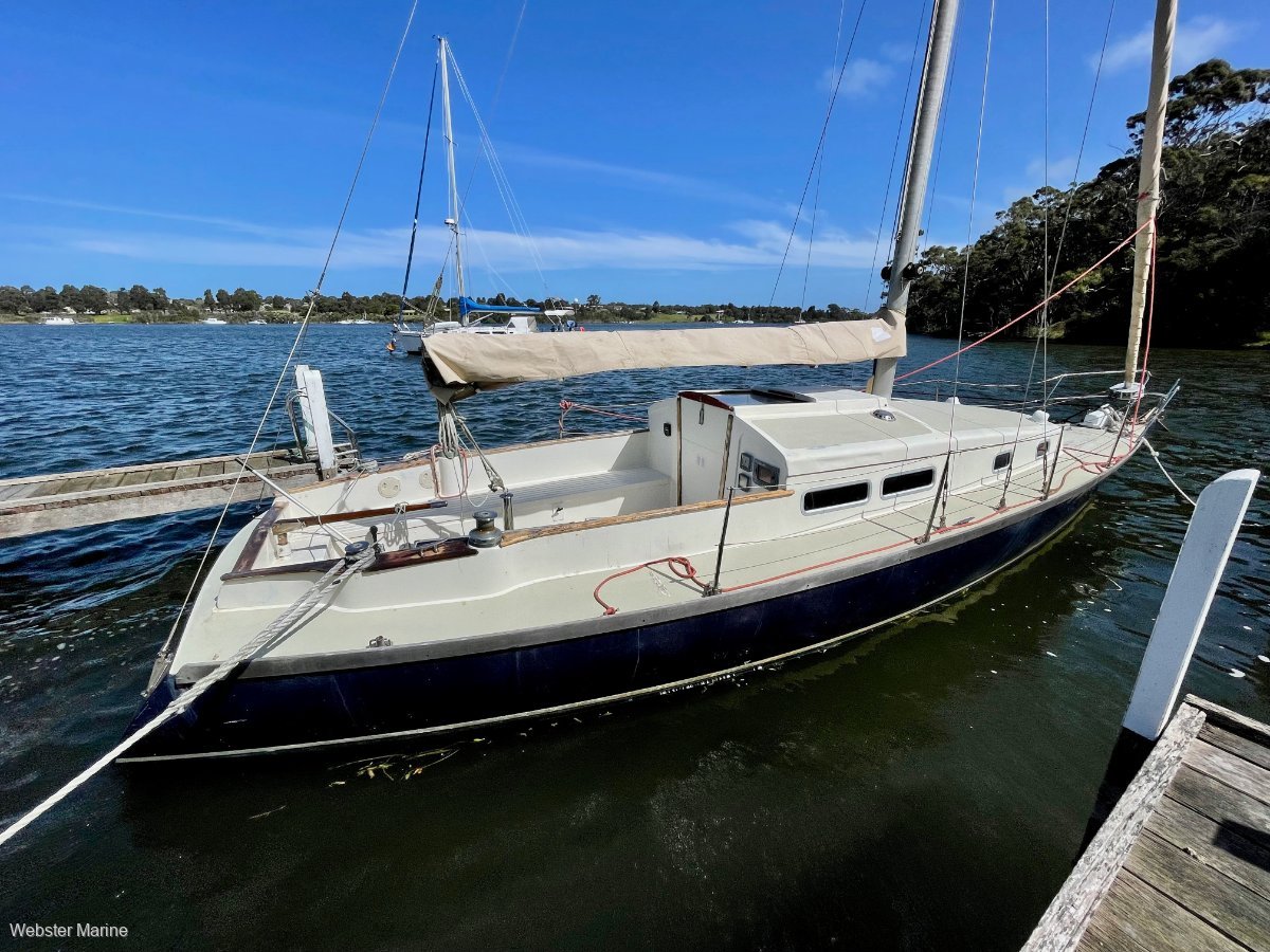 yachthub sailboat listings