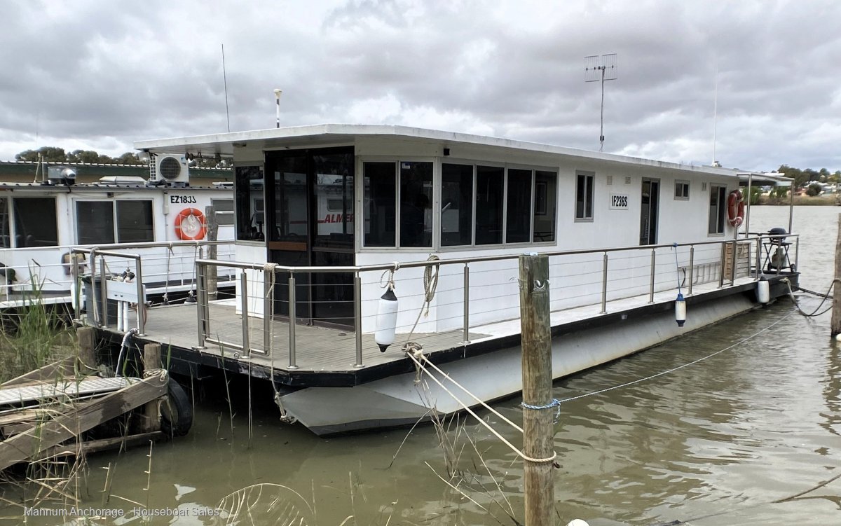 River Magic Great Two Bed Houseboat Full Off Grid.