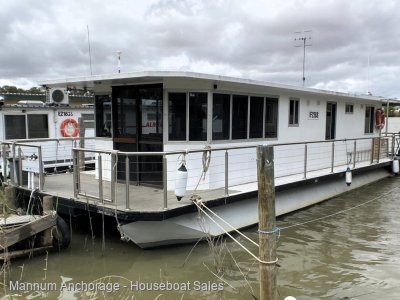 River Magic Great Two Bed Houseboat Full Off Grid.