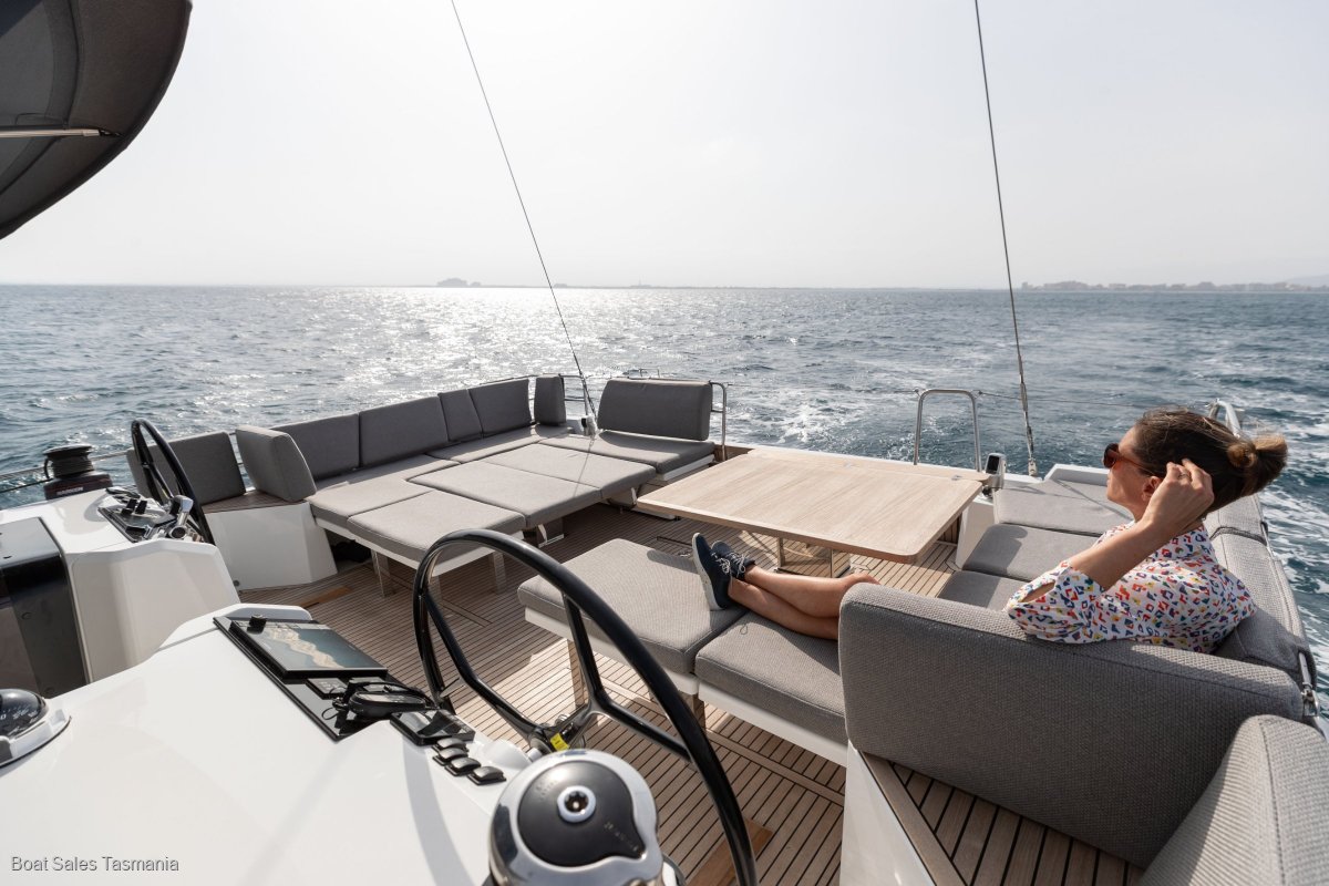 Jeanneau Yachts 55 (NEW MODEL)