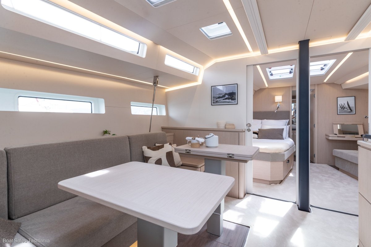 Jeanneau Yachts 55 (NEW MODEL)