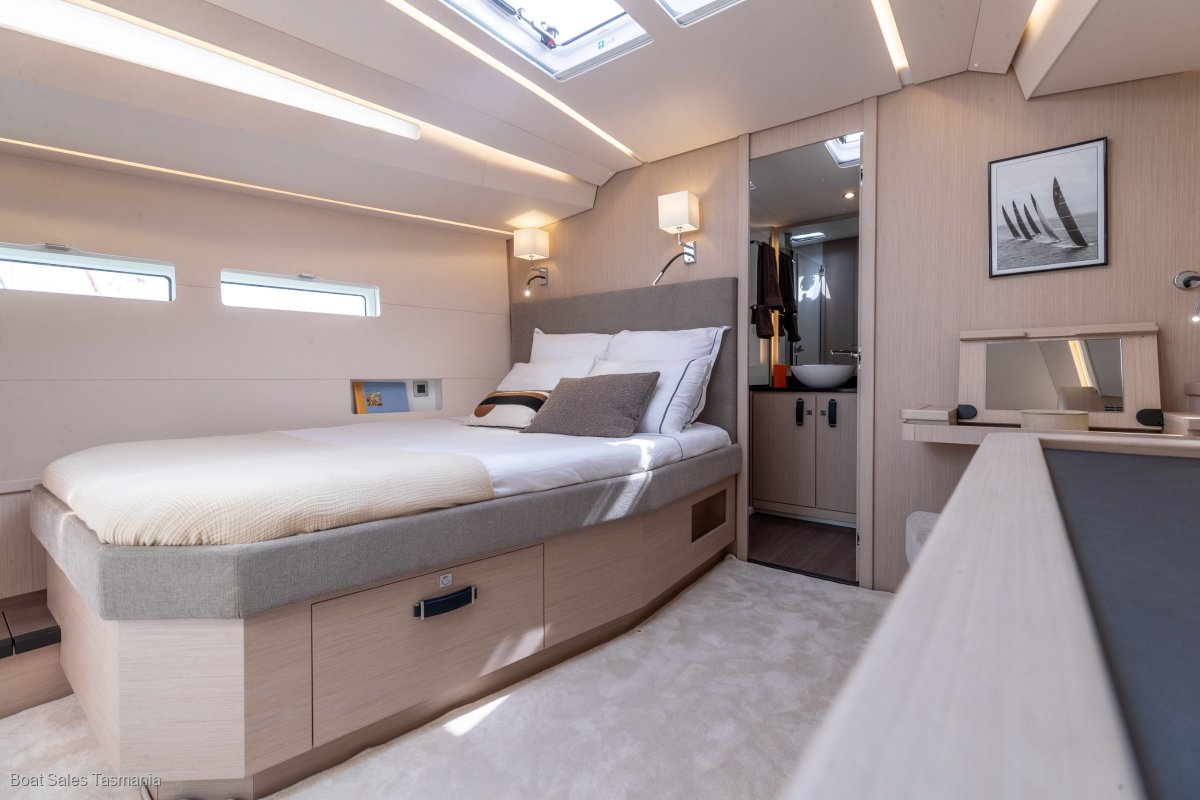 Jeanneau Yachts 55 (NEW MODEL)