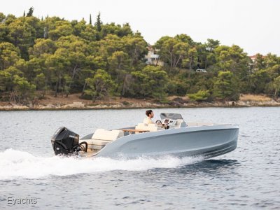 Rand Source 22 The Ultimate Sports Console Boat
