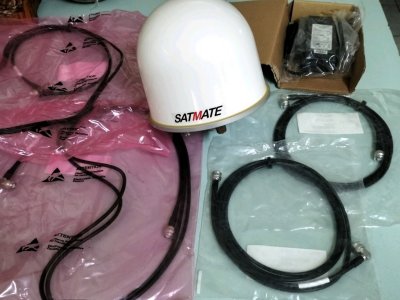 BRAND NEW THURAYA ACTIVE OMNI MARINE ANTENNA WITH EXTRAS