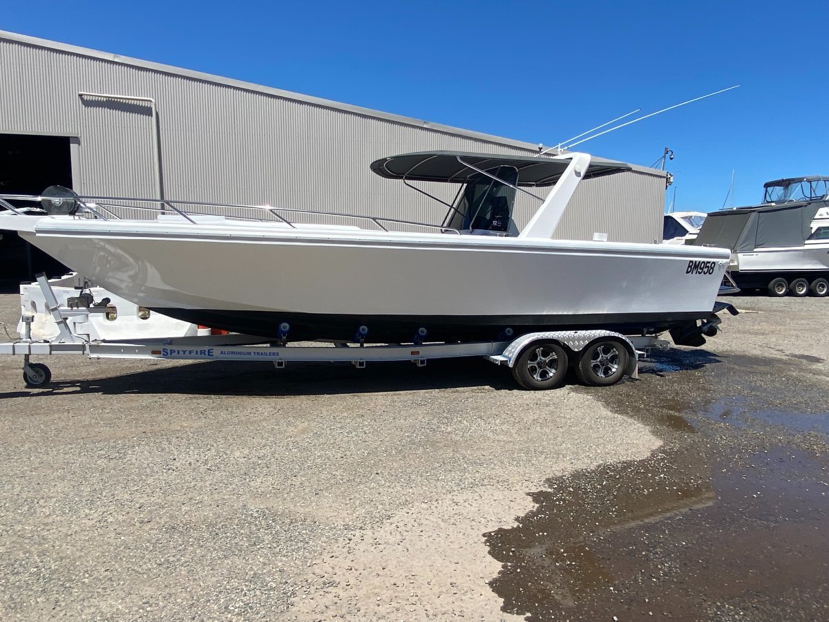 Thomascraft 28 Centre Console Huge Volume, Deep Gunnel Centre Console