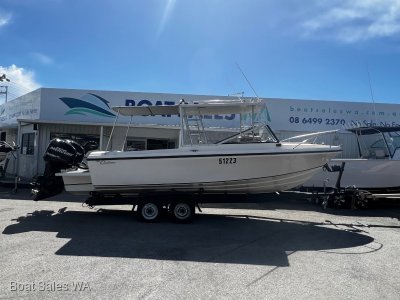 Caribbean 235 Crusader extended with a pod twin 125hp Mercury Optimax