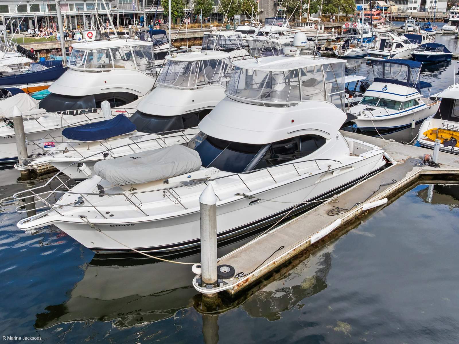 Riviera 45 Flybridge