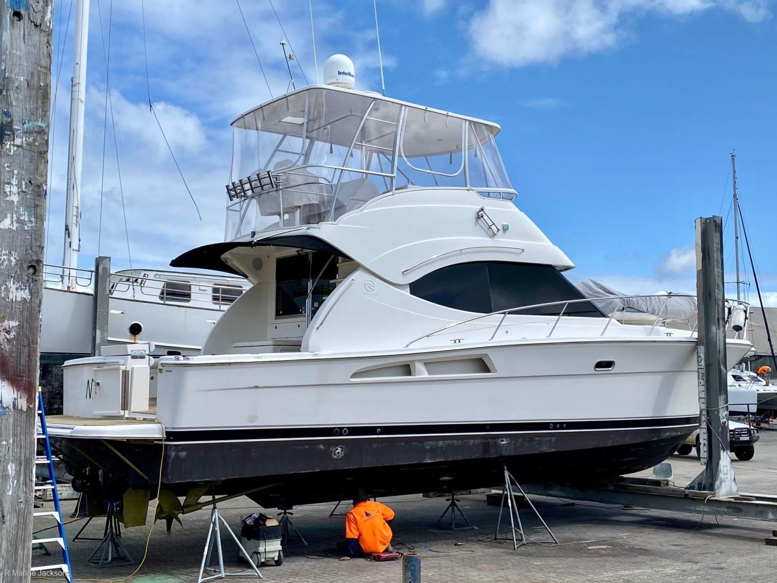  Riviera 45 Flybridge Boat Brokers of Tasmania