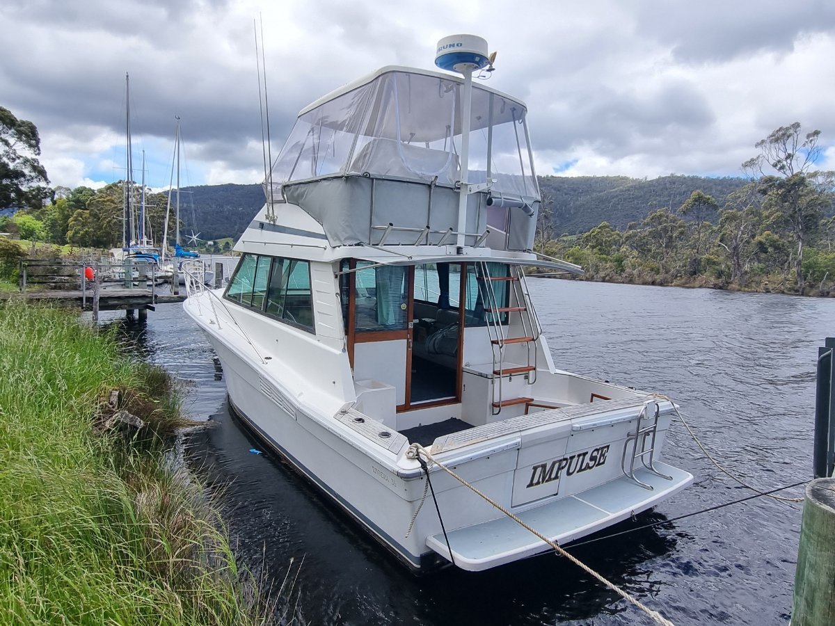 Riviera 35 Flybridge "impulse" Power Boats Boats Online for Sale Fibreglass/grp Tasmania