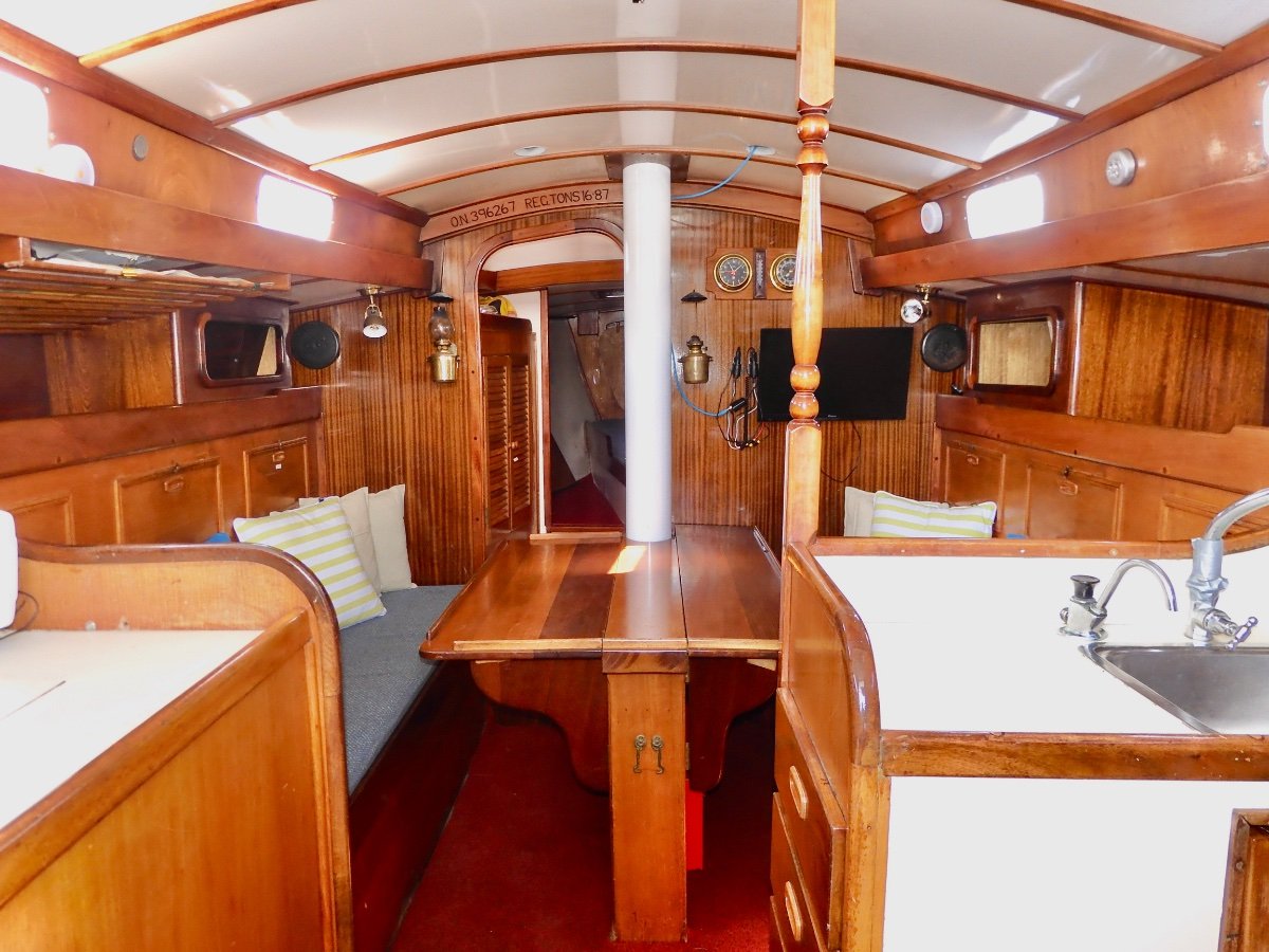 Swanson 36 CAPABLE CRUISING YACHT WITH MANY UPGRADES!