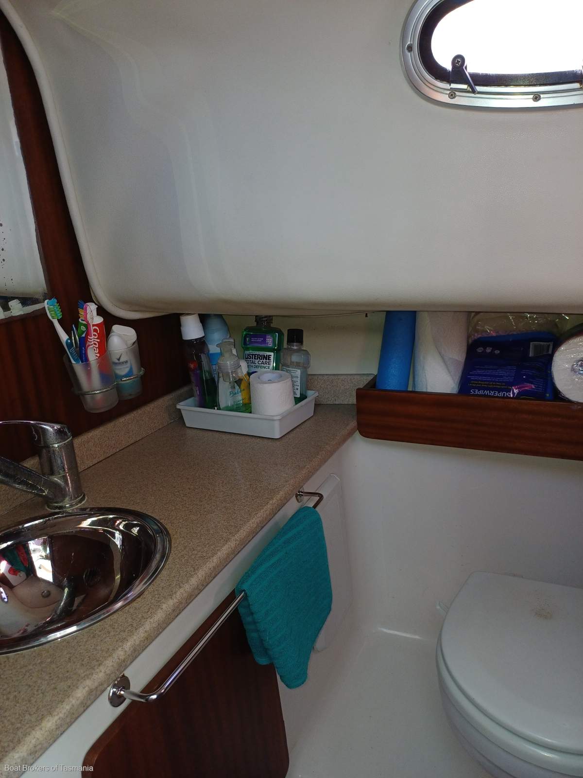  Arvor 280AS Very well equipped example. Boat Brokers of Tasmania