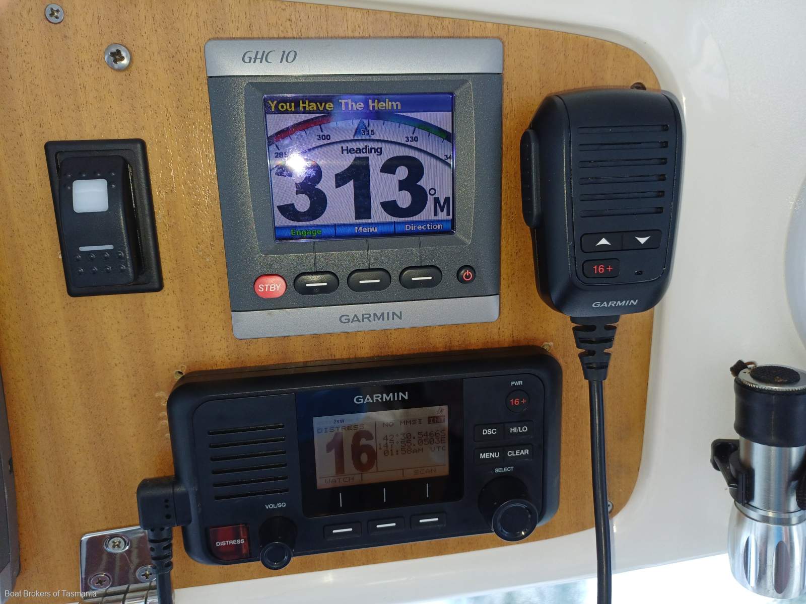  Arvor 280AS Very well equipped example. Boat Brokers of Tasmania