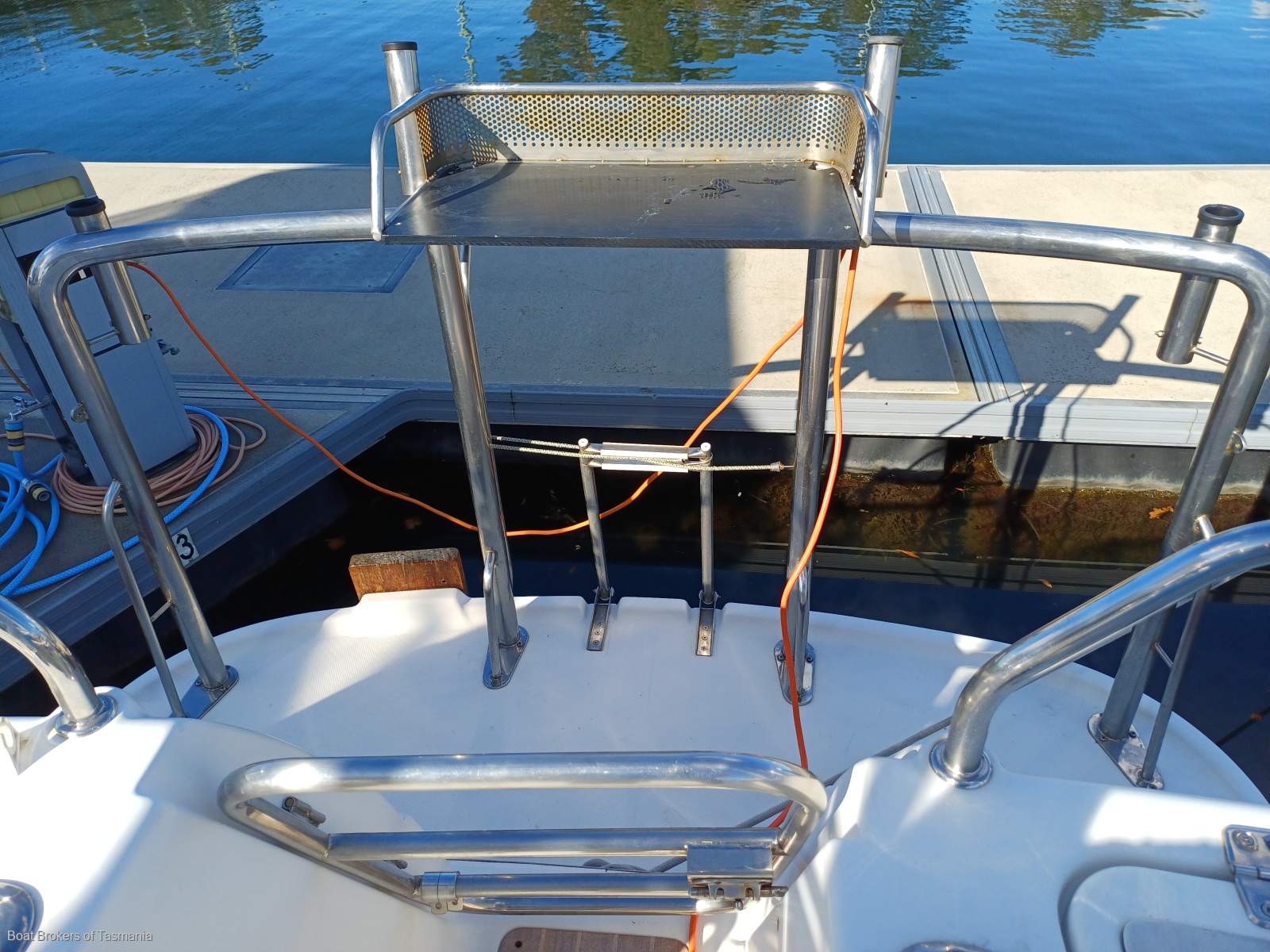  Arvor 280AS Very well equipped example. Boat Brokers of Tasmania