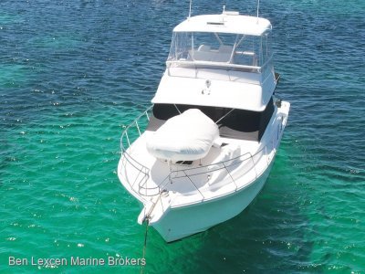 Caribbean 40 Flybridge Cruiser