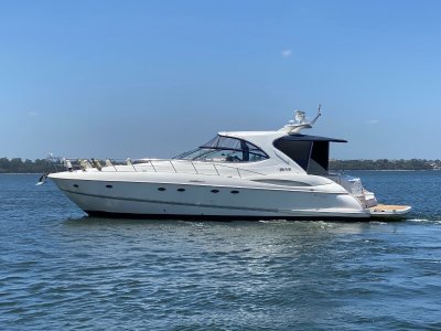 Cruisers Yachts 560 Express