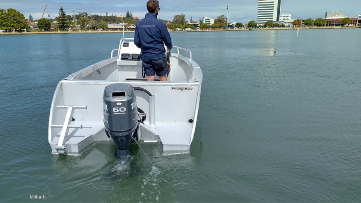 Global Marine Salt Shaker 480 Centre Console Power Boats Boats