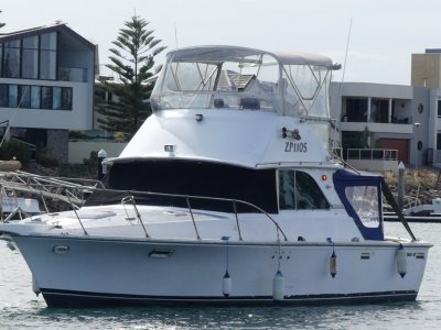 Bertram 35 Flybridge Beautifully revamped and recently serviced
