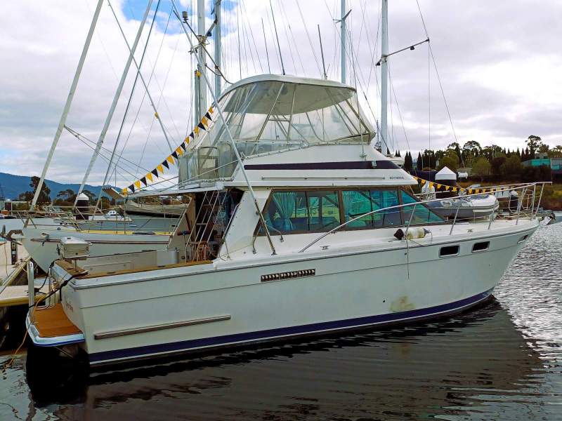 Riviera 38 Flybridge