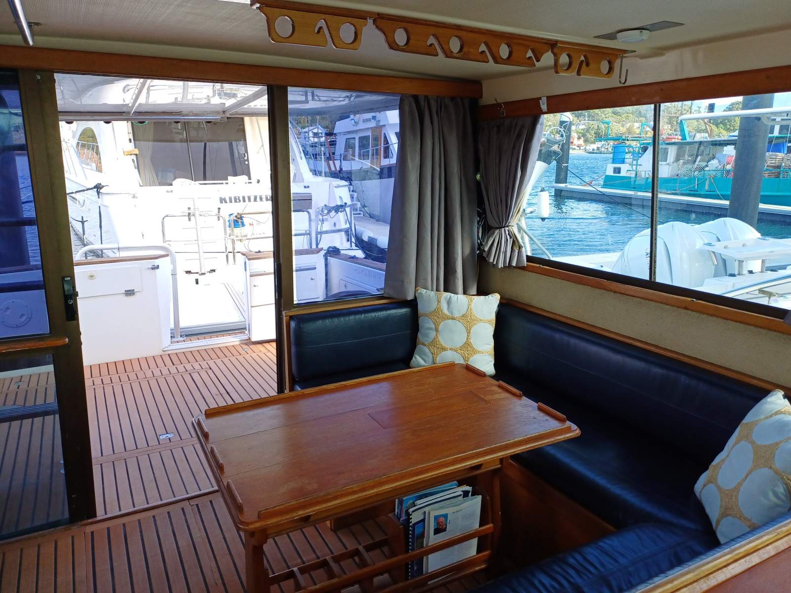 APACHE Riviera 38 Flybridge Fairly priced, well equipped twin cabins. Boat Brokers of Tasmania