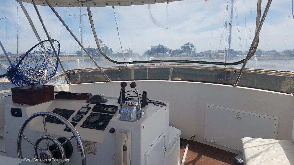 APACHE Riviera 38 Flybridge Fairly priced, well equipped twin cabins. Boat Brokers of Tasmania