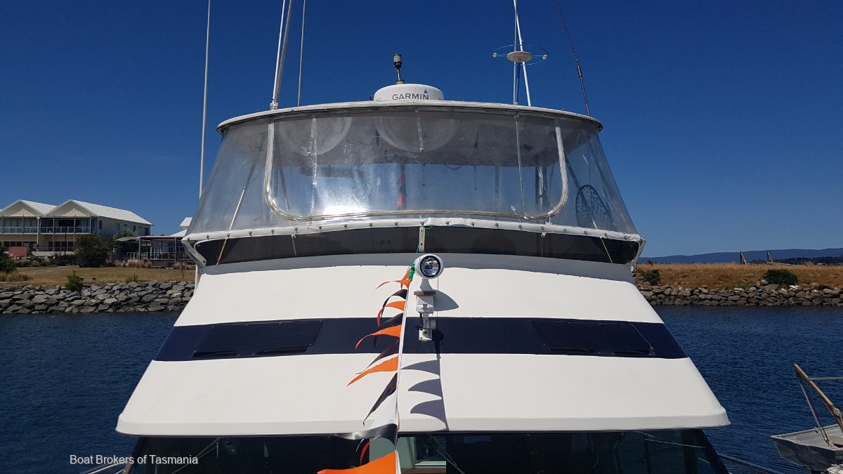 APACHE Riviera 38 Flybridge Fairly priced, well equipped twin cabins. Boat Brokers of Tasmania