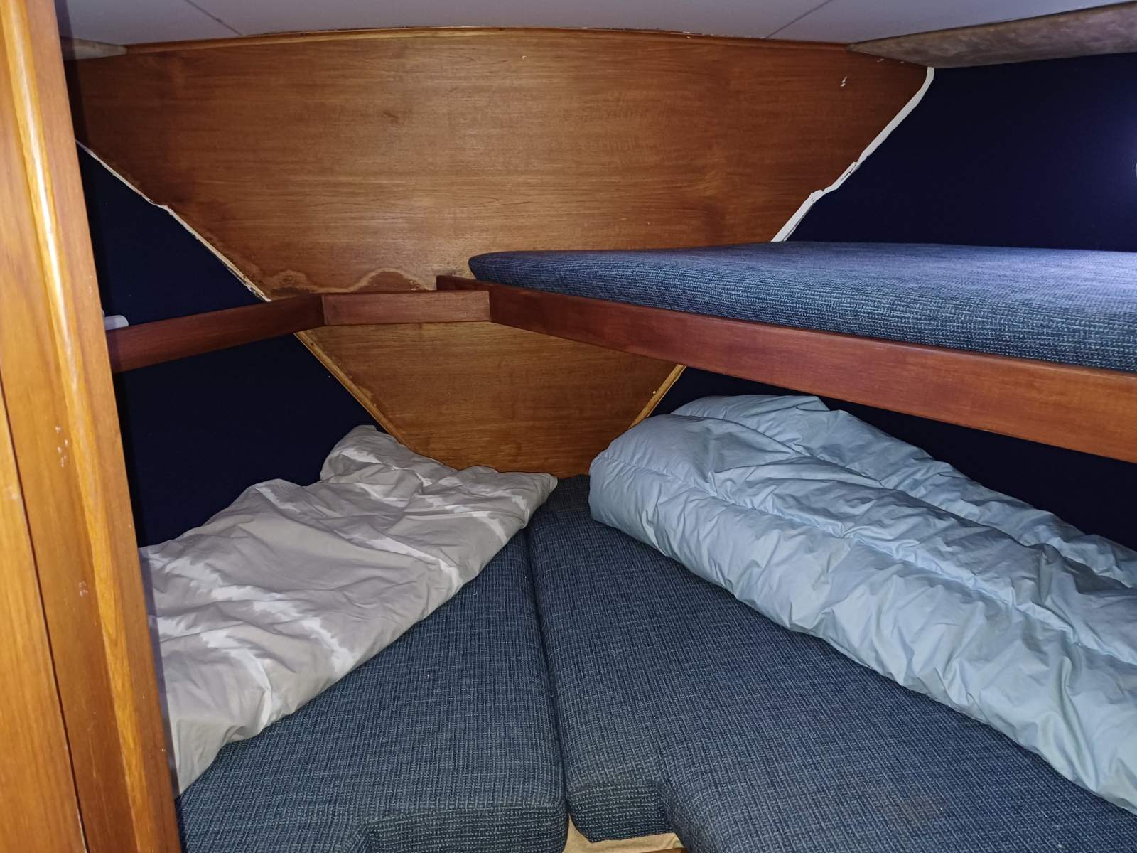 APACHE Riviera 38 Flybridge Fairly priced, well equipped twin cabins. Boat Brokers of Tasmania