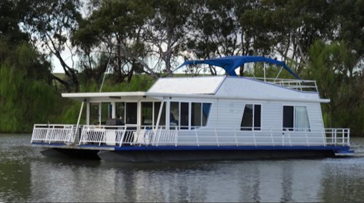 3 Bedroom Houseboat -in hire, but ideal Liveaboard