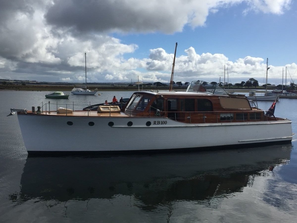 Halvorsen 47 Bridge deck cruiser