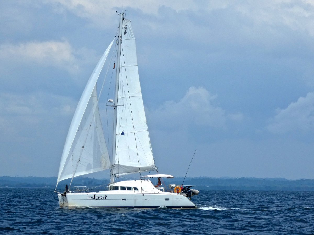 Lagoon 410 US Owner's Version:Indigo II under sail