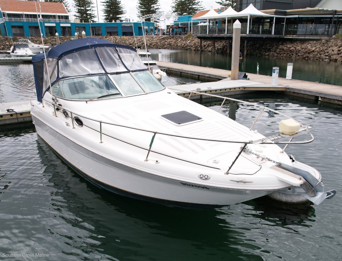 Sea Ray 270 Sundancer Perfect For Day Or Weekend Cruises Power Boats