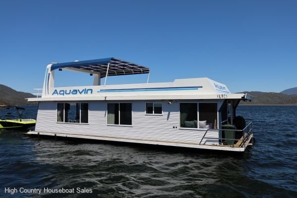 Aquavin Houseboat Holiday Home on Lake Eildon:Aquavin on Lake Eildon