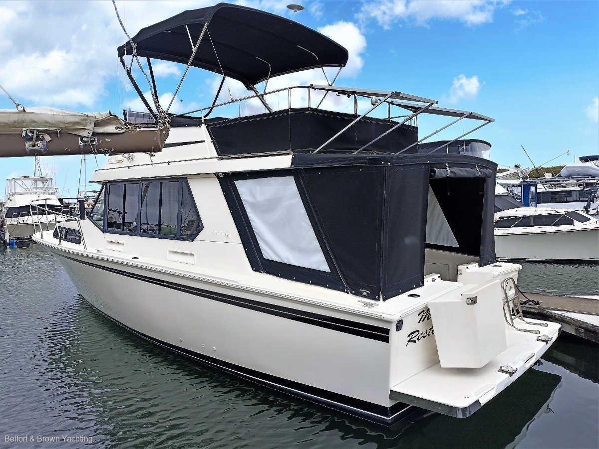 Fairway 36 Flybridge Cruiser