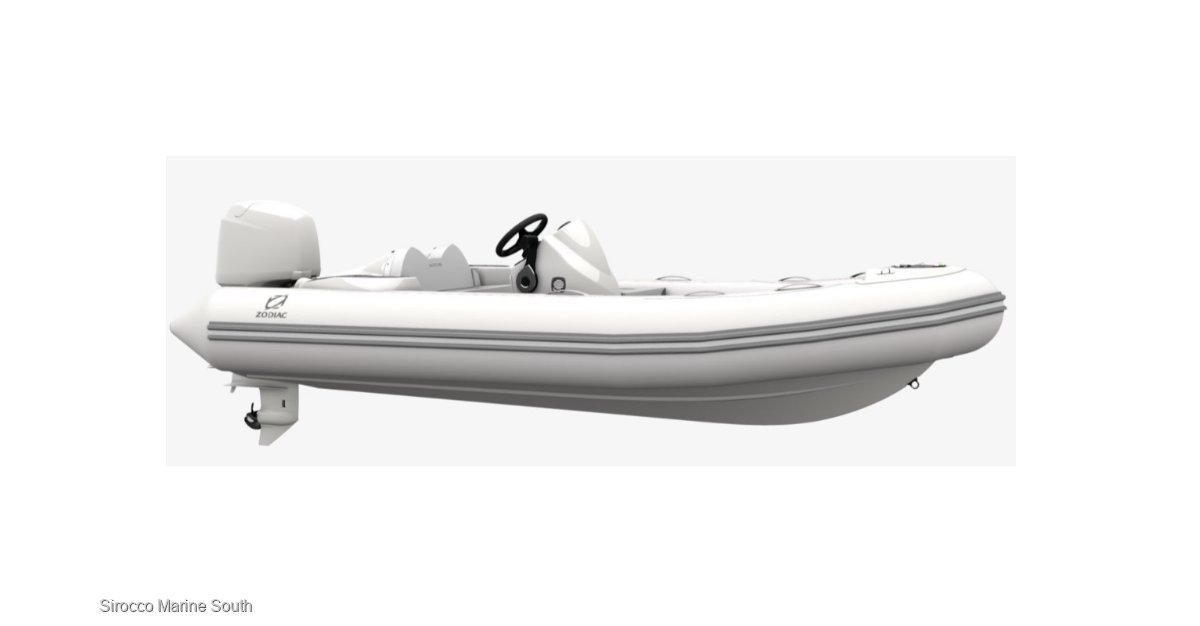 New Zodiac Yachtline 440 fibreglass centre console rib with hypalon tubes